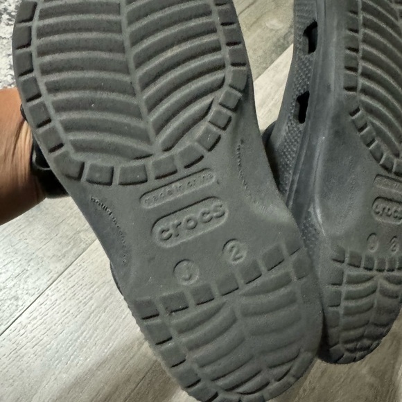 Youth black crocs - Picture 7 of 9